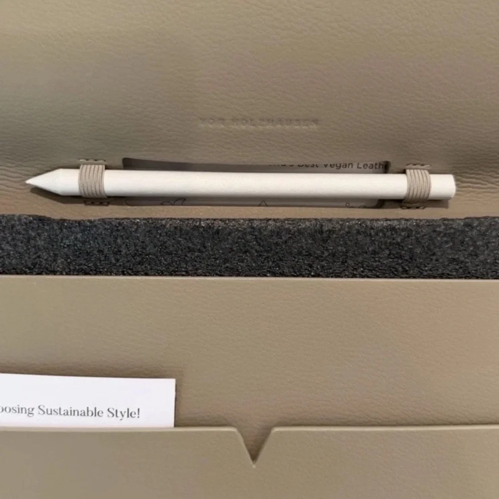 Von Holzhausen The iPad Portfolio Leather Reinvented Case 12.9 Inches Stone NWT